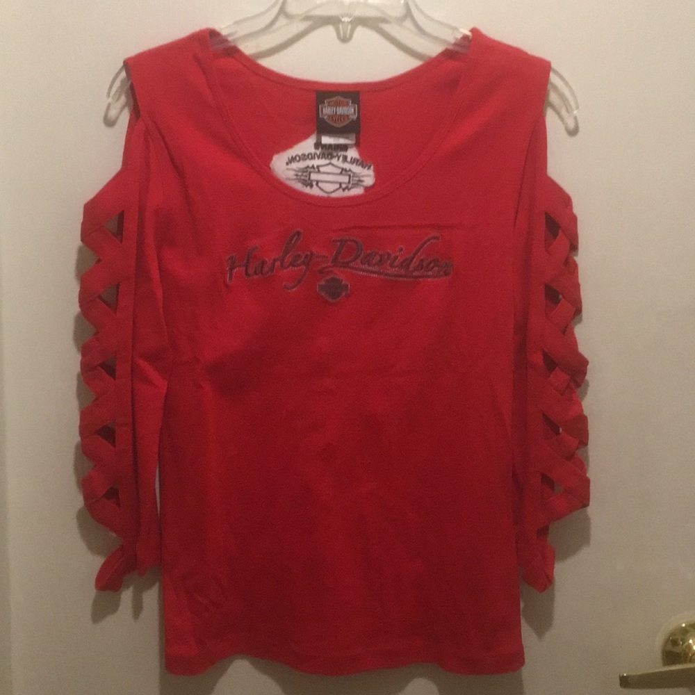 TOP, HARLEY DAVIDSON W/ CRISS-CROSS ARM CUT-OUTS